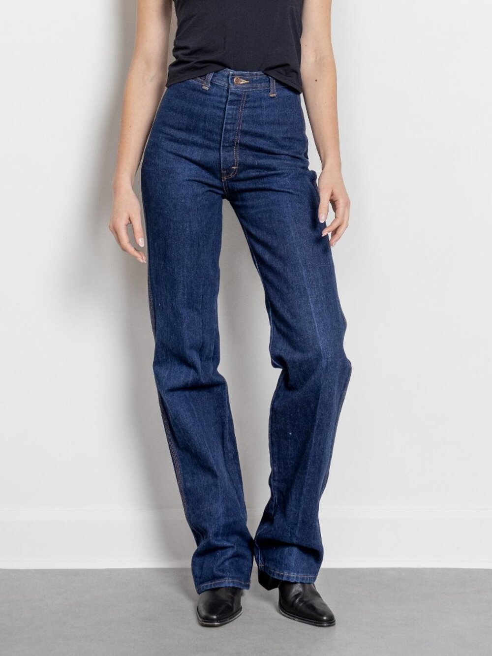 Straight Leg Jeans, Hong Kong Vintage Denim / Xs